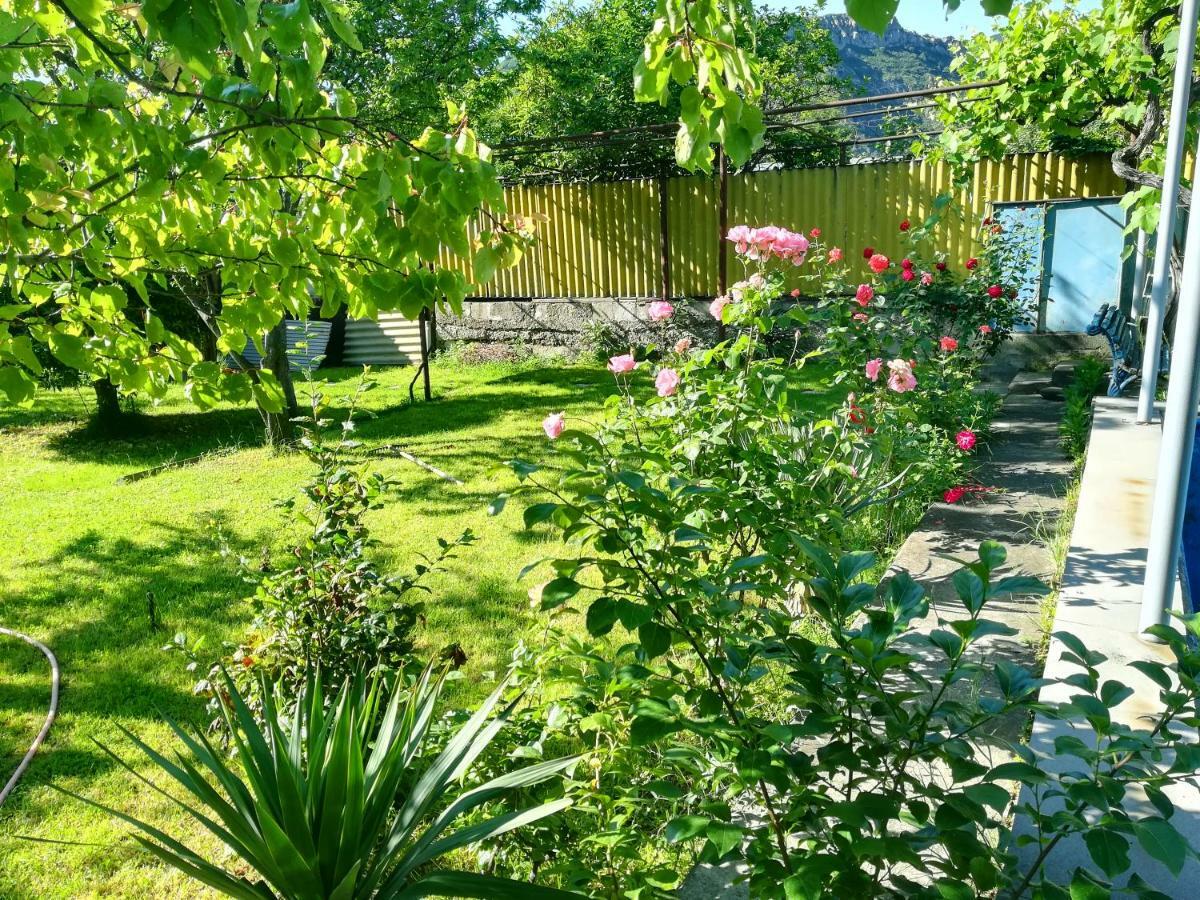 Guest House Green Veranda Mtsʼkhetʼa Eksteriør bilde